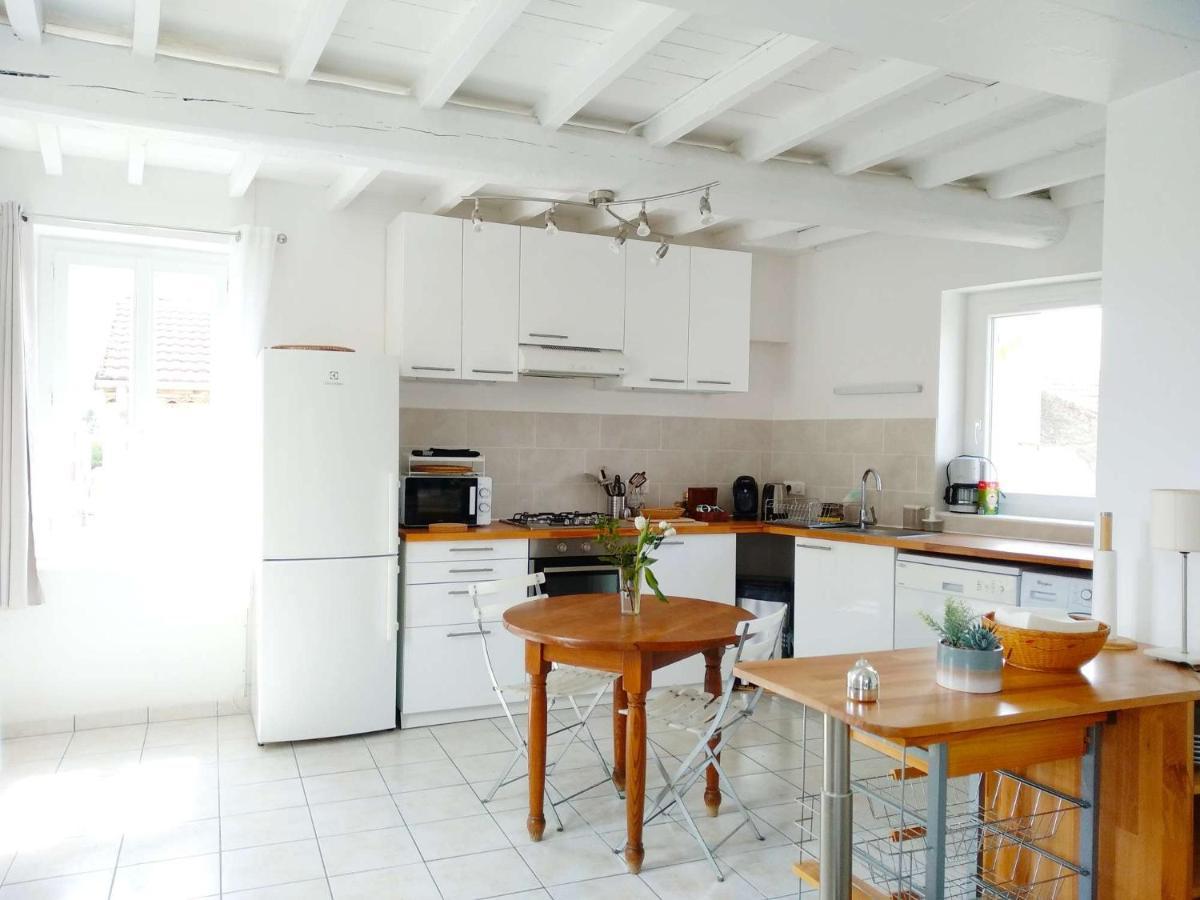 La Maison De Thuy - Gite En Auvergne Gimeaux Екстериор снимка