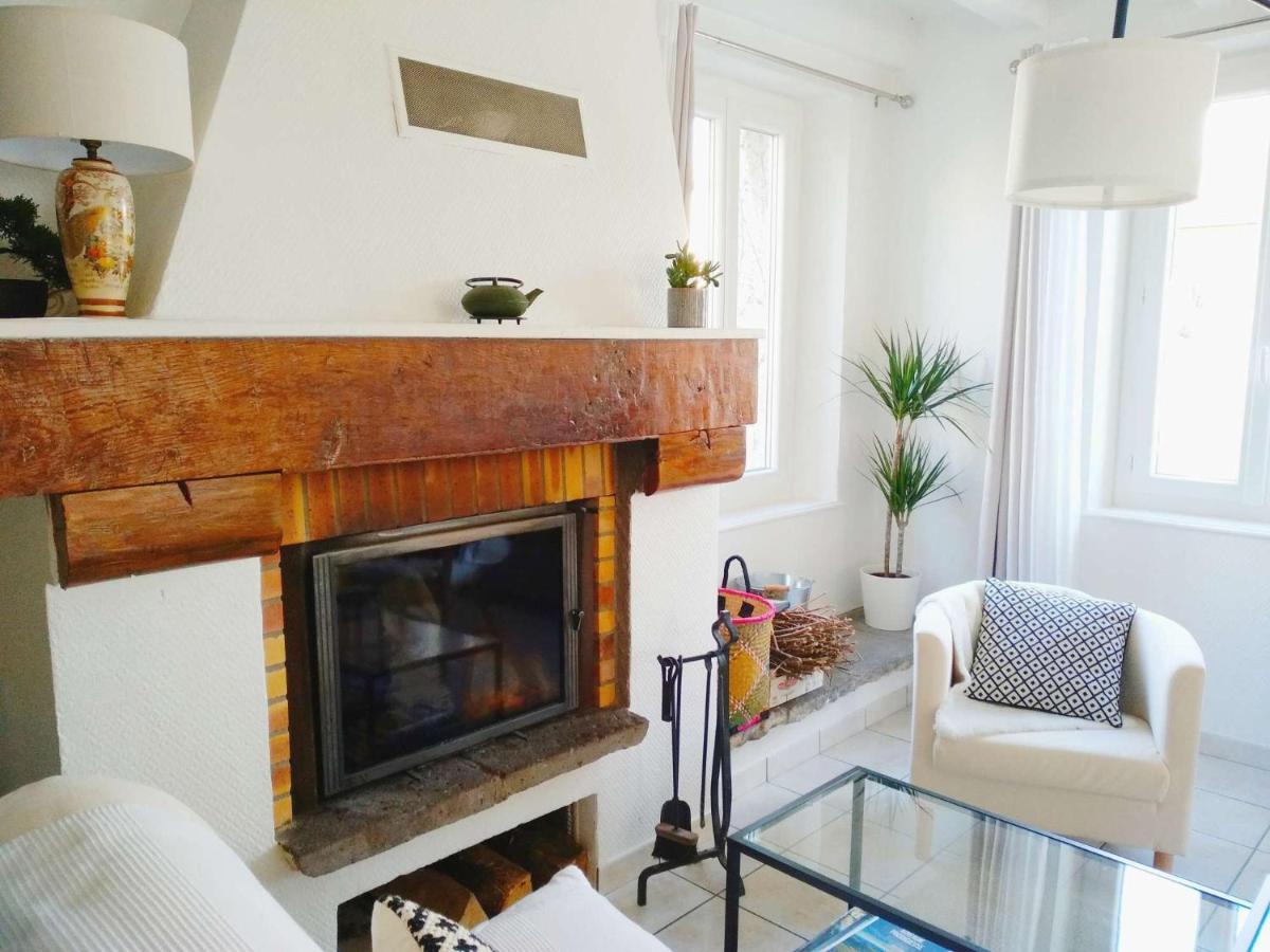 La Maison De Thuy - Gite En Auvergne Gimeaux Екстериор снимка