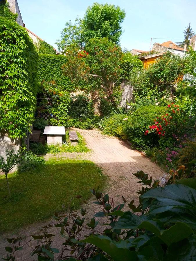 La Maison De Thuy - Gite En Auvergne Gimeaux Екстериор снимка